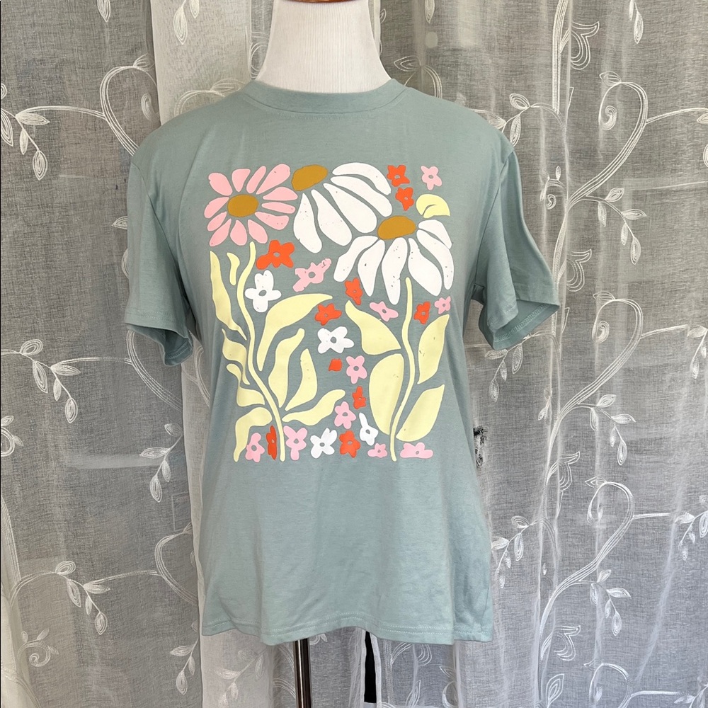 NWOT Women's Large Floral T-Shirt Large
